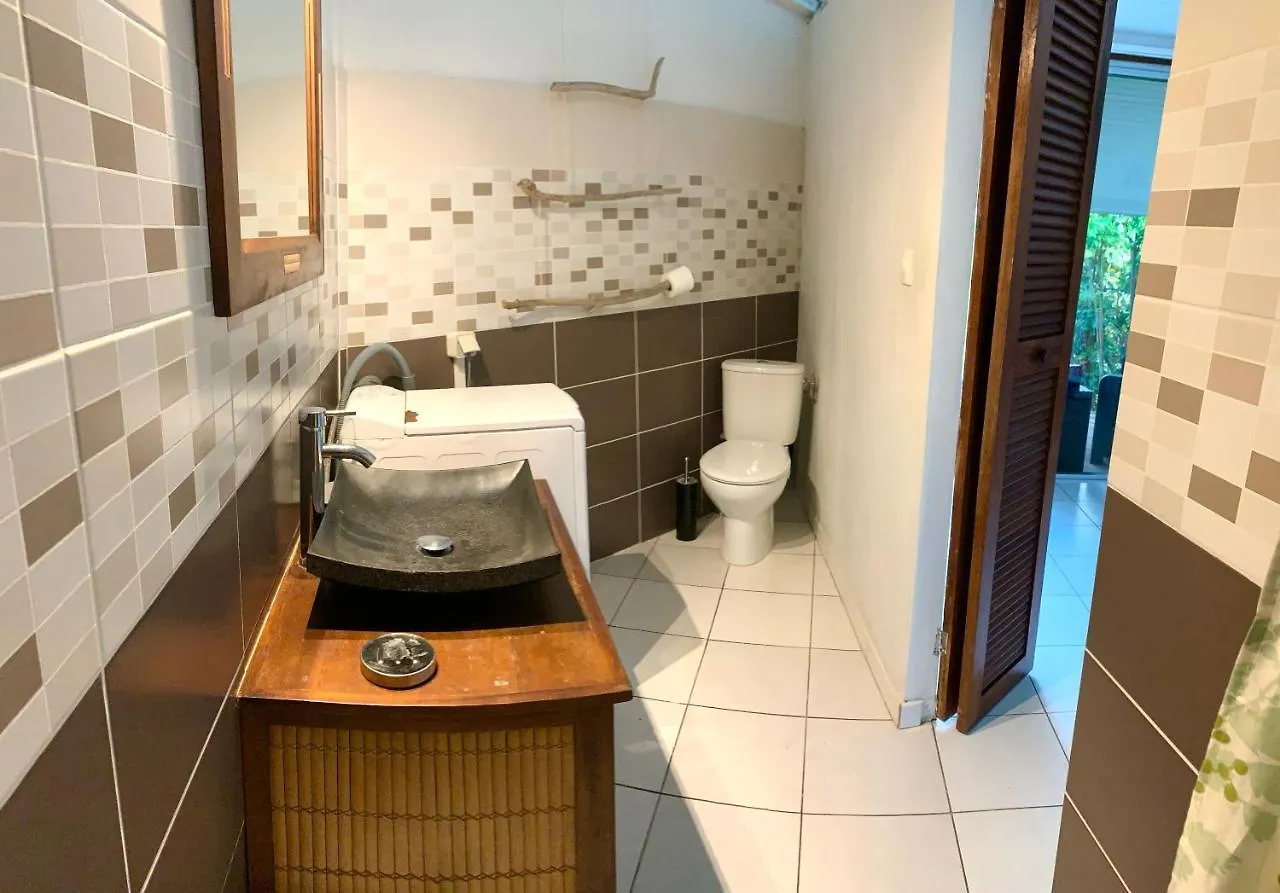 Lodge Colibris: Panoramic Sea and Mountain Views near Caribbean Beach Le Carbet 0*,