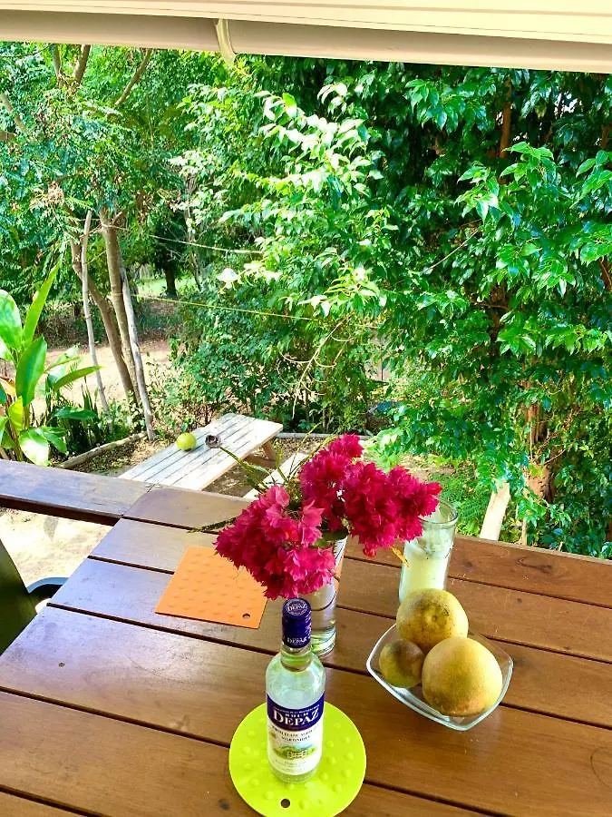 Lodge Colibris: Panoramic Sea and Mountain Views near Caribbean Beach Le Carbet 0*,