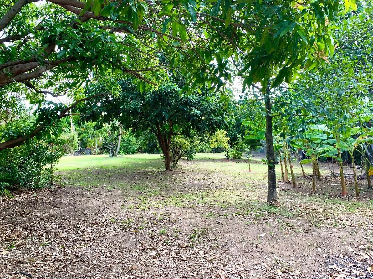 Holiday home Lodge Colibris: Panoramic Sea and Mountain Views near Caribbean Beach Le Carbet Martinique