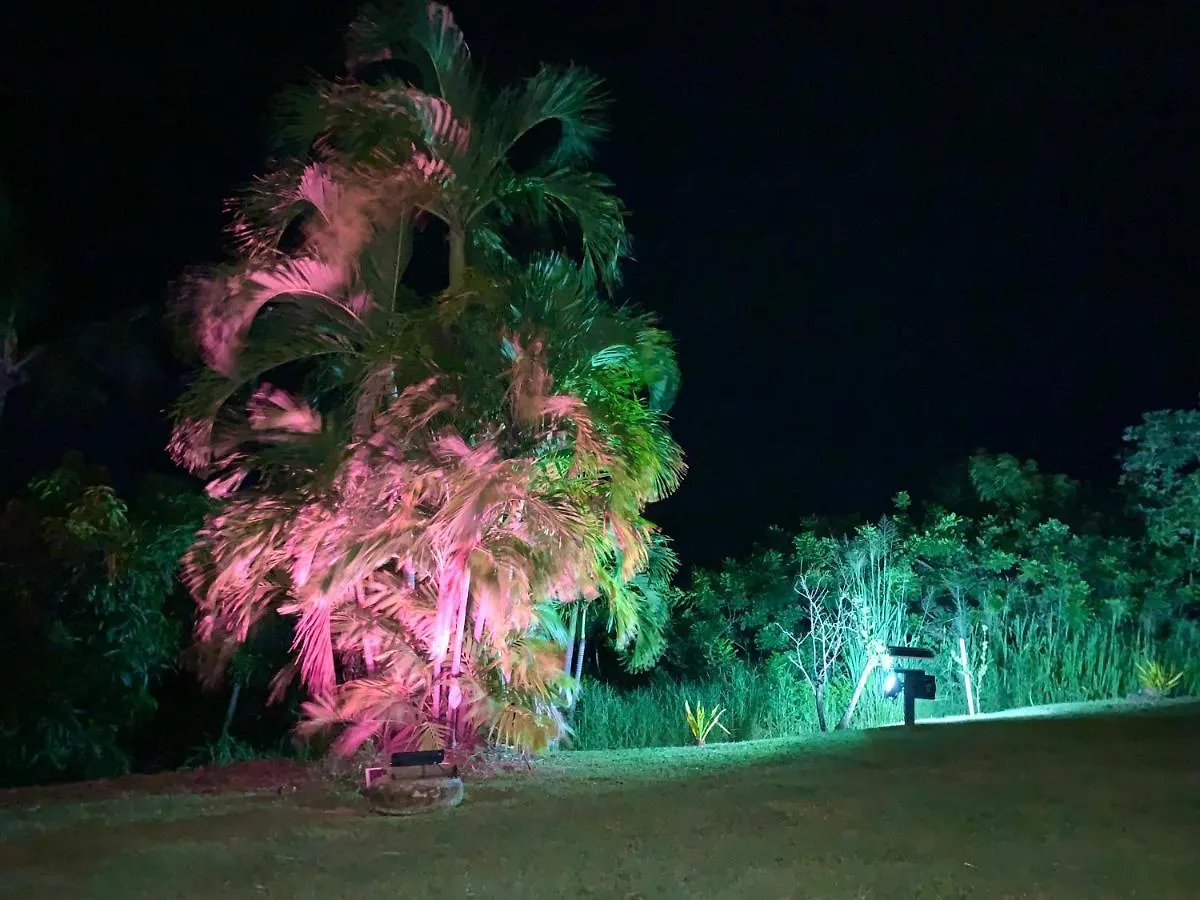 Holiday home Lodge Colibris: Panoramic Sea and Mountain Views near Caribbean Beach Le Carbet Martinique