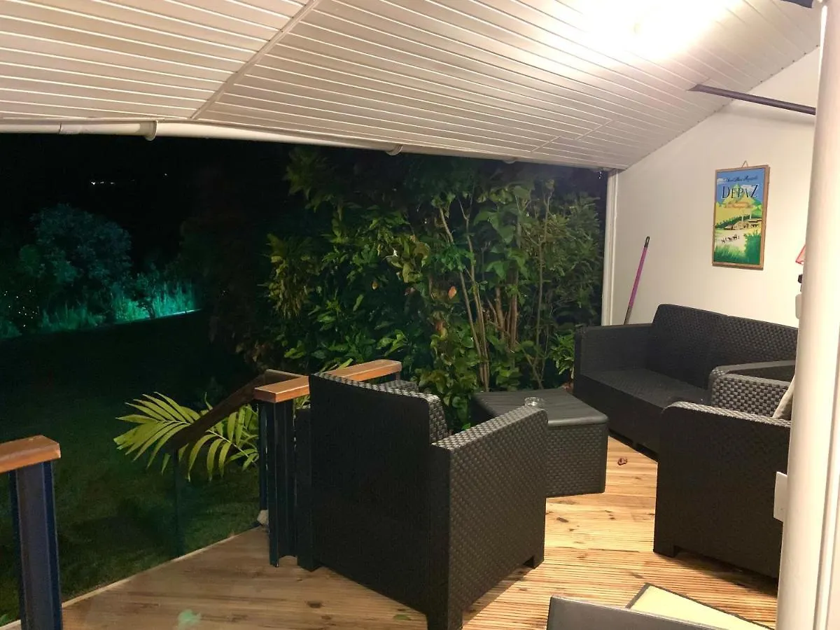 Lodge Colibris: Panoramic Sea and Mountain Views near Caribbean Beach Le Carbet 0*,
